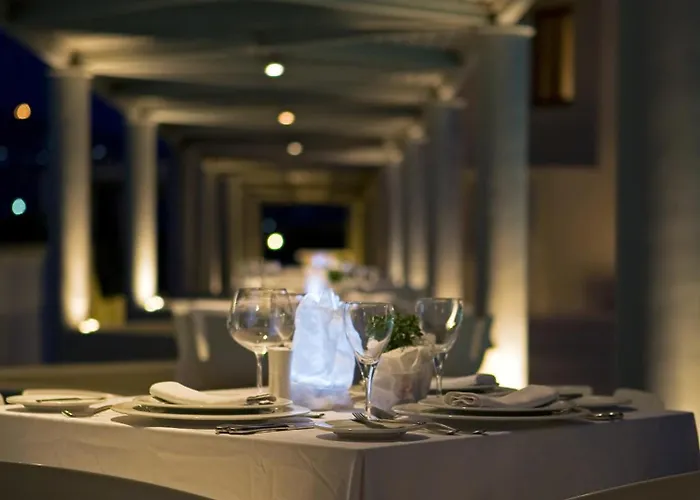 Otel The Majestic Fira (Santorini)