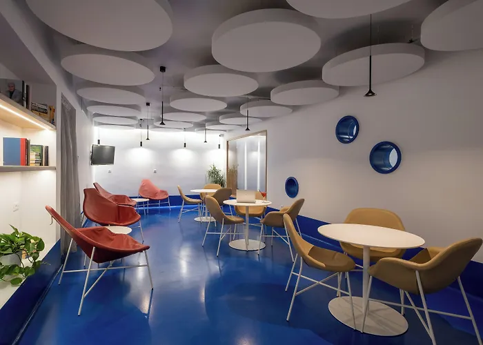 The Majestic Otel Fira (Santorini)