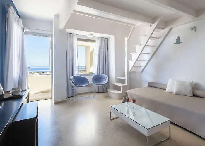 The Majestic 5* Fira (Santorini)