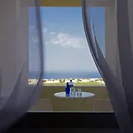 The Majestic מלון
