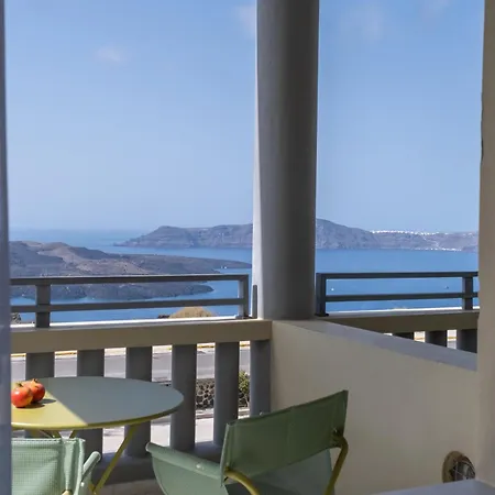 The Majestic 5* Fira (Santorini)