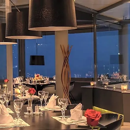 The Majestic 5* Fira (Santorini)