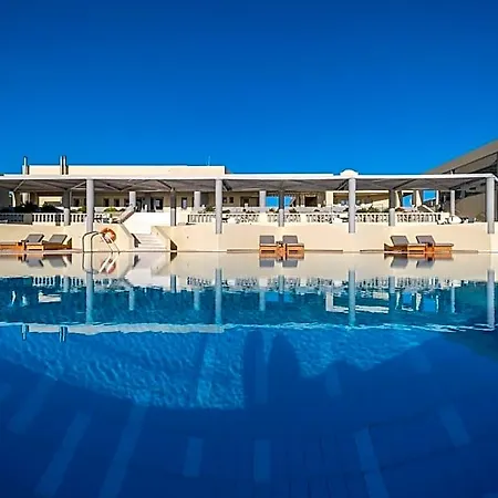 The Majestic 5* Fira (Santorini)