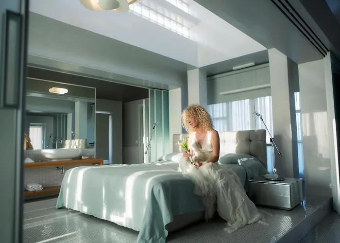 Hotel The Majestic Fira (Santorini)