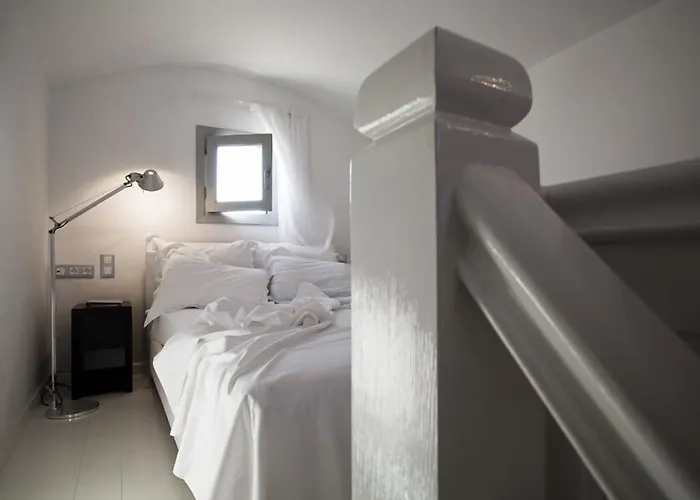 The Majestic 5* Fira (Santorini)