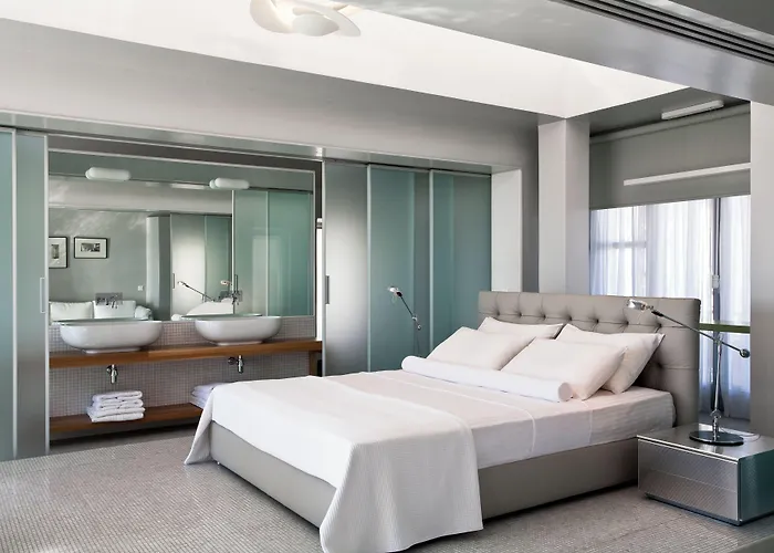 The Majestic Hotel 5*