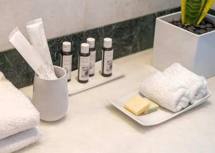 Отель The Majestic