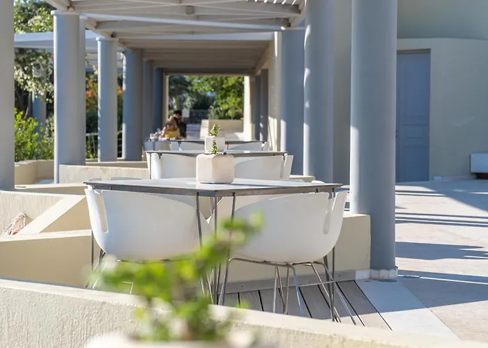 Отель The Majestic