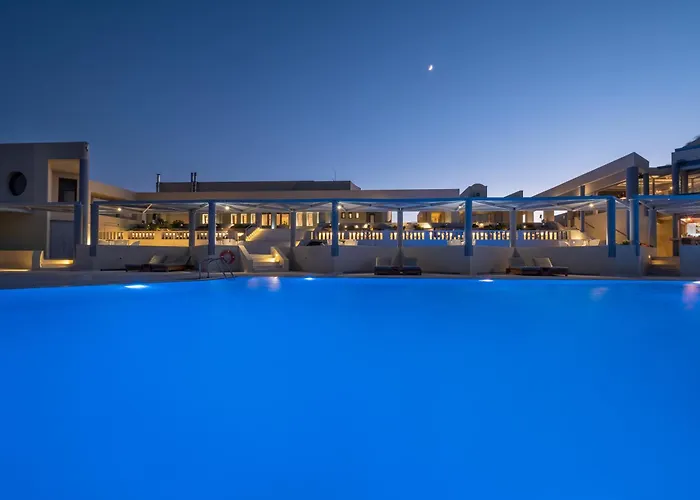 Отель The Majestic Тира