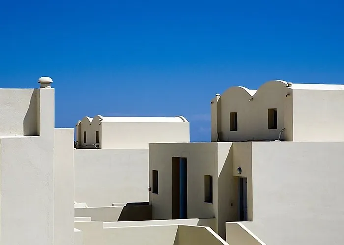 The Majestic 5* Fira (Santorini)