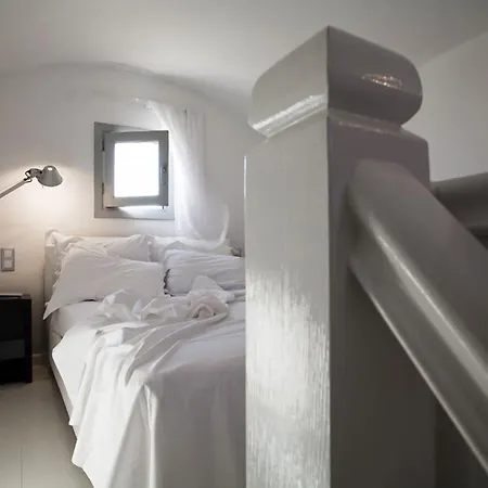 The Majestic 5* Fira (Santorini)