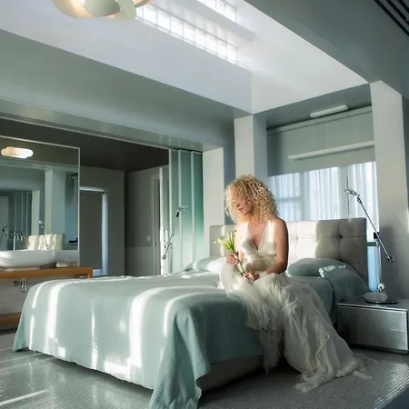 Hotel The Majestic Fira (Santorini)